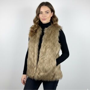 Banana Republic Faux Fur Vest Brown Large NWT Pockets, 3 Hook/Eye Closures